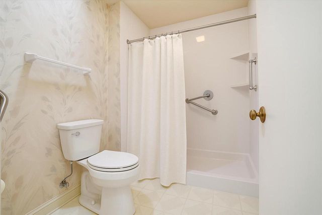 5445 Wild Cherry CIRCLE, Greendale, WI 53129