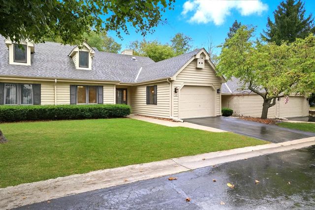 5445 Wild Cherry CIRCLE, Greendale, WI 53129