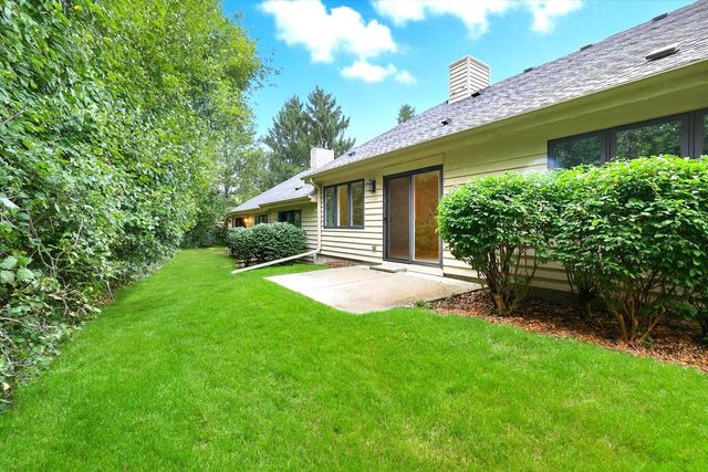 5445 Wild Cherry CIRCLE, Greendale, WI 53129