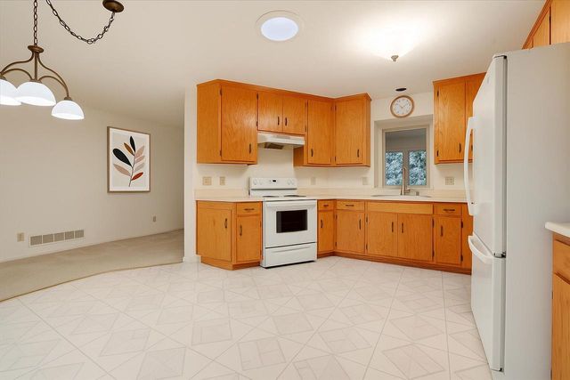 5445 Wild Cherry CIRCLE, Greendale, WI 53129