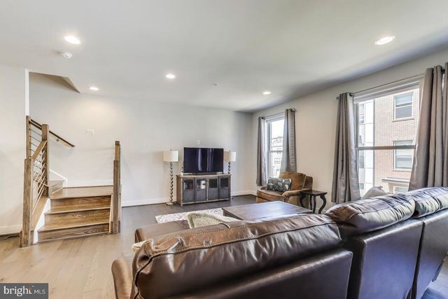 5004 OAKMOORE DR, Rockville, MD 20852