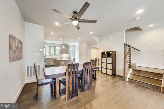 5004 OAKMOORE DR, Rockville, MD 20852