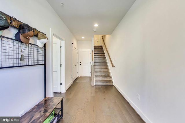 5004 OAKMOORE DR, Rockville, MD 20852