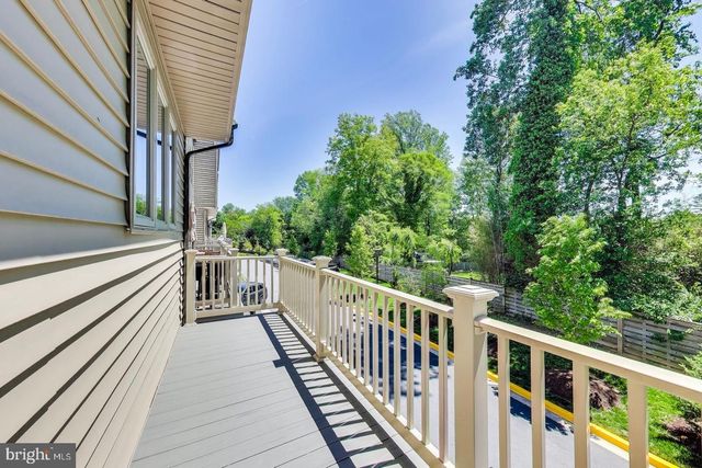 5004 OAKMOORE DR, Rockville, MD 20852