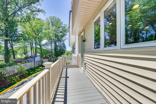5004 OAKMOORE DR, Rockville, MD 20852