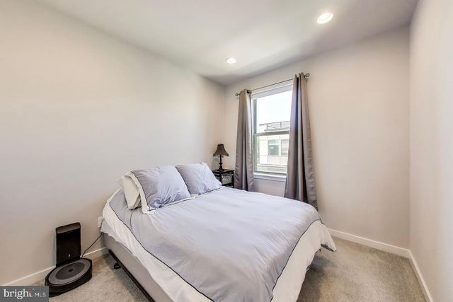 5004 OAKMOORE DR, Rockville, MD 20852