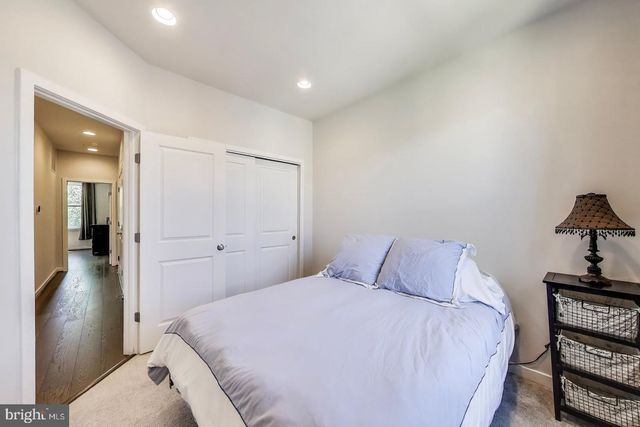 5004 OAKMOORE DR, Rockville, MD 20852