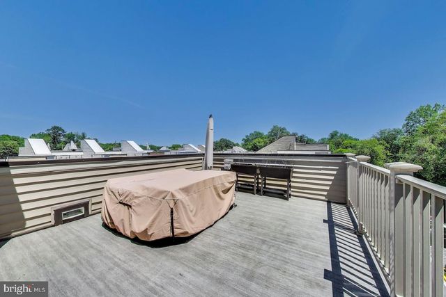 5004 OAKMOORE DR, Rockville, MD 20852