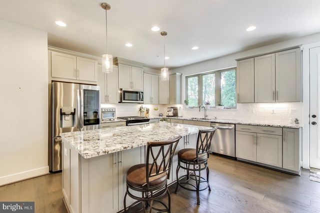 5004 OAKMOORE DR, Rockville, MD 20852
