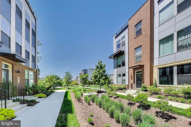 5004 OAKMOORE DR, Rockville, MD 20852