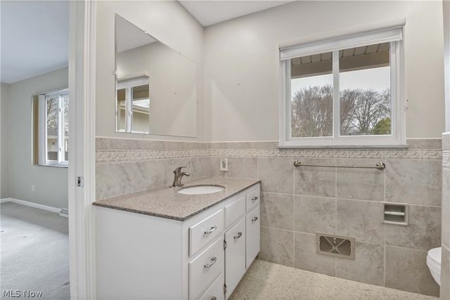 30513 Ednil Drive, Bay Village, OH 44140