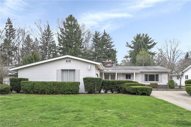 30513 Ednil Drive, Bay Village, OH 44140