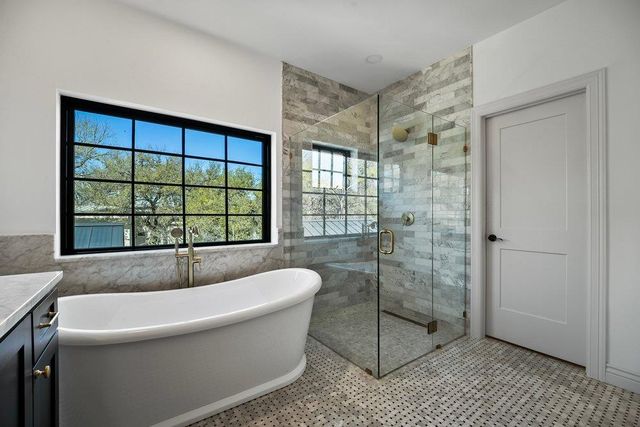 1804 S 6th ST, Austin, TX 78704