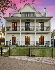 1804 S 6th ST, Austin, TX 78704