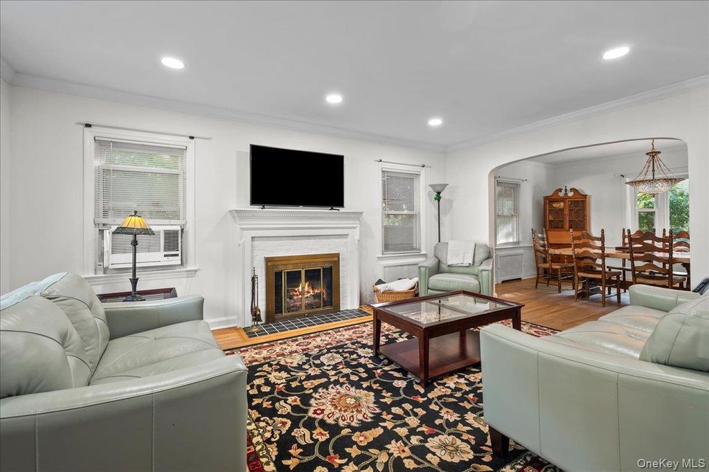 46 Robins Road, New Rochelle, NY 10801 — photo 3