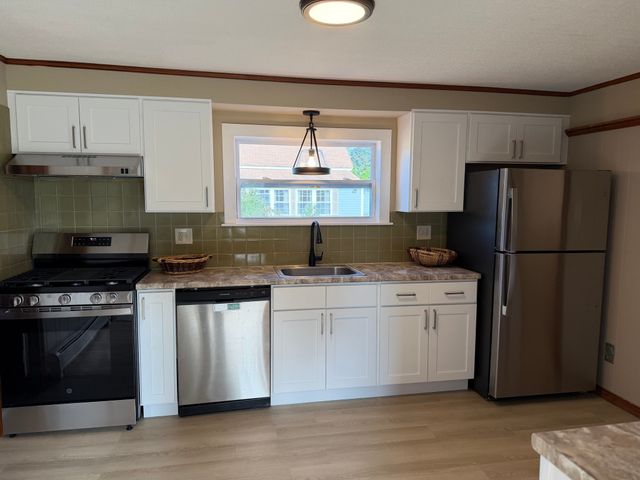 61 Thornton Ave, Methuen, MA 01844