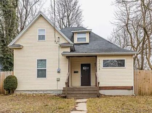 2008 N Howard Avenue, Springfield, MO 65803