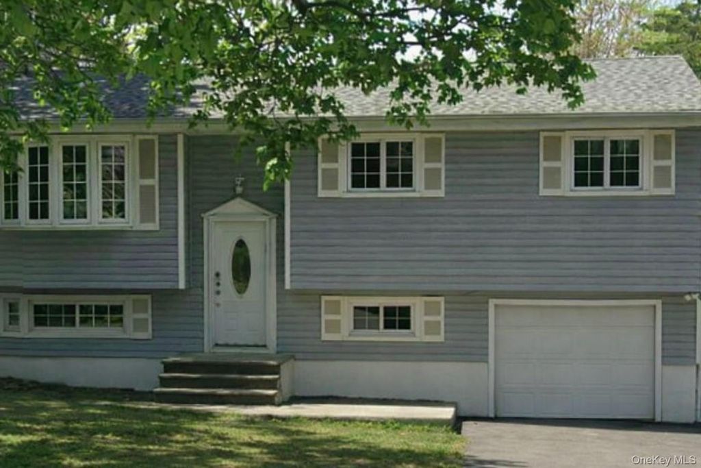 8 Fort Worth Place, Monroe, NY 10950