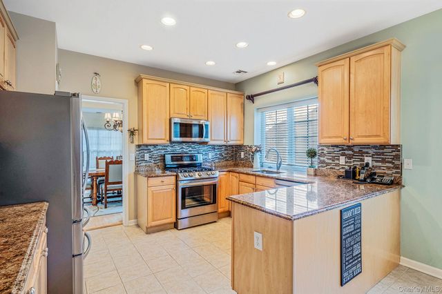 78 Louden Loop, Mount Sinai, NY 11766