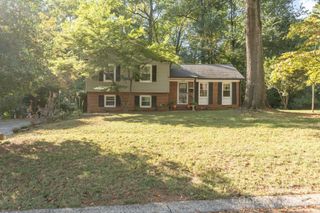 6100 Colchester Place, Charlotte, NC 28210