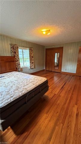 101 BETHLEHEM Avenue, Thomasville, NC 27360