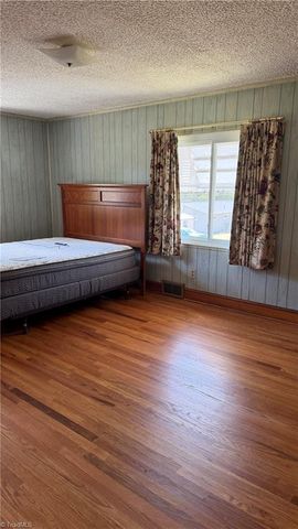 101 BETHLEHEM Avenue, Thomasville, NC 27360