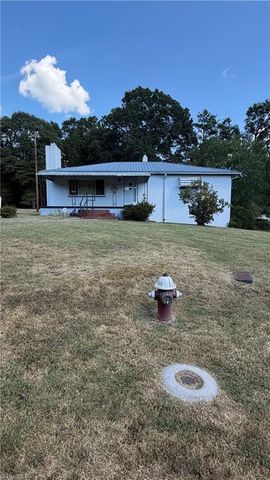 101 BETHLEHEM Avenue, Thomasville, NC 27360