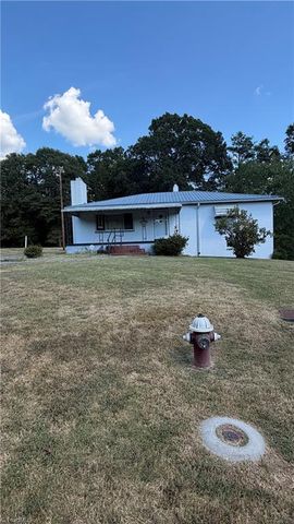 101 BETHLEHEM Avenue, Thomasville, NC 27360