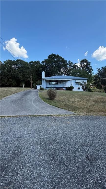 101 BETHLEHEM Avenue, Thomasville, NC 27360
