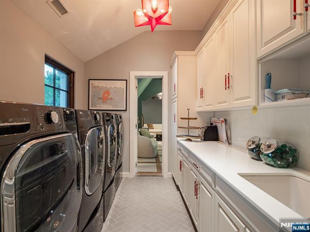 7 & 11 Stokes Farm Road, Old Tappan, NJ 07675