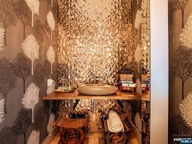 7 & 11 Stokes Farm Road, Old Tappan, NJ 07675