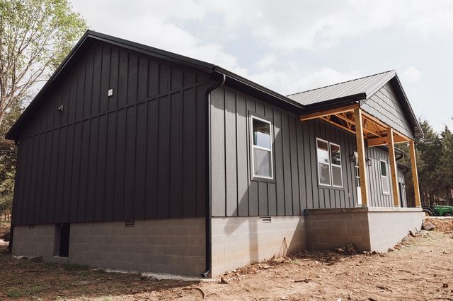 290 W Blue Jay, Diamond City, AR 72601