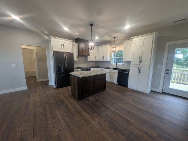 290 W Blue Jay, Diamond City, AR 72601