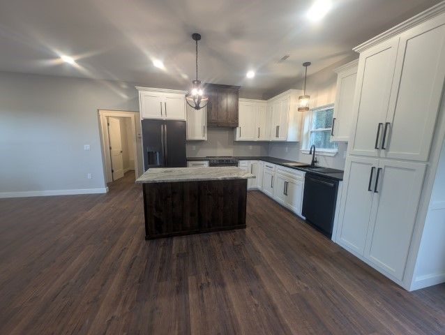 290 W Blue Jay, Diamond City, AR 72601