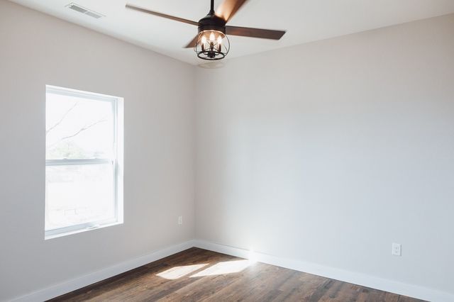 290 W Blue Jay, Diamond City, AR 72601