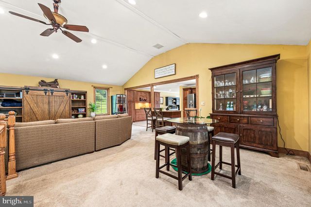 33 MELISSA LN, Royersford, PA 19468