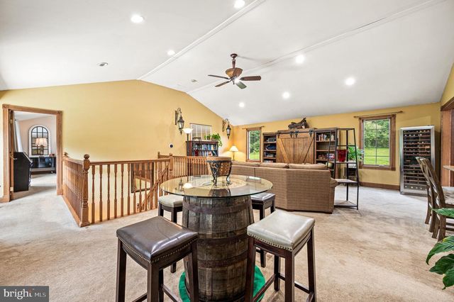 33 MELISSA LN, Royersford, PA 19468