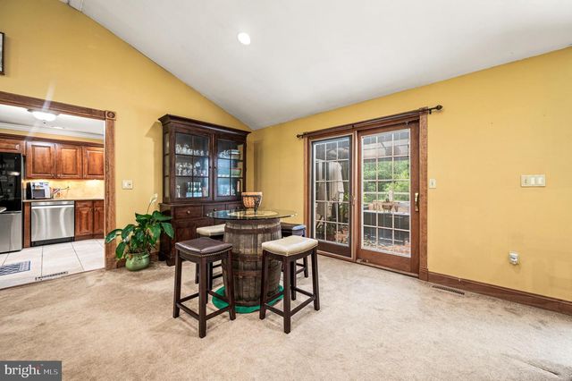 33 MELISSA LN, Royersford, PA 19468