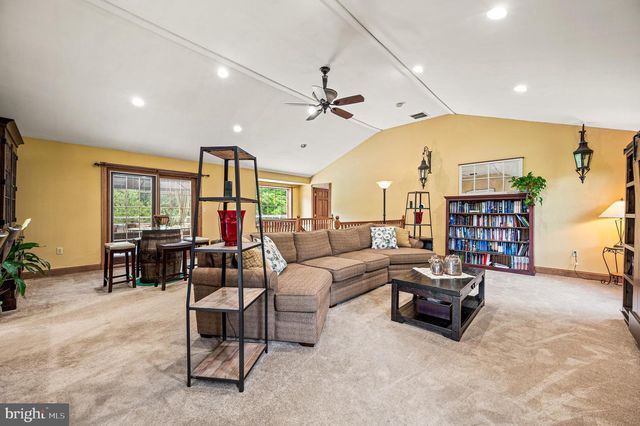 33 MELISSA LN, Royersford, PA 19468