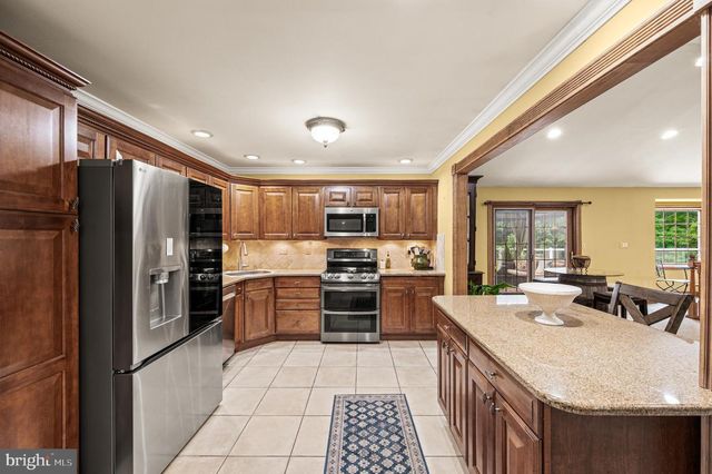 33 MELISSA LN, Royersford, PA 19468