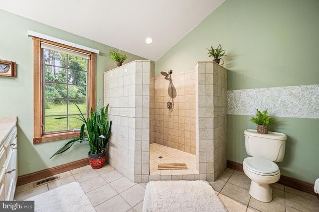 33 MELISSA LN, Royersford, PA 19468