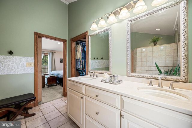 33 MELISSA LN, Royersford, PA 19468