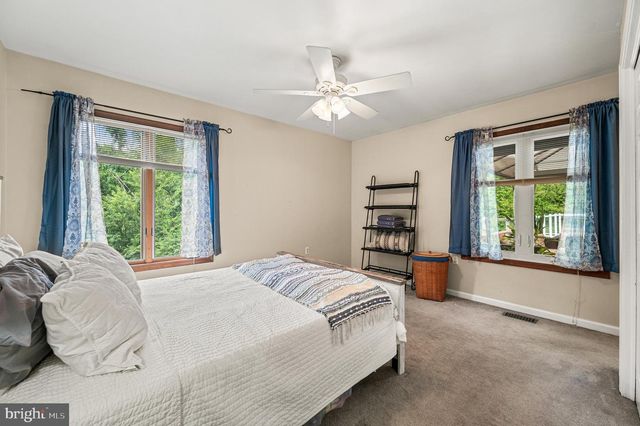 33 MELISSA LN, Royersford, PA 19468