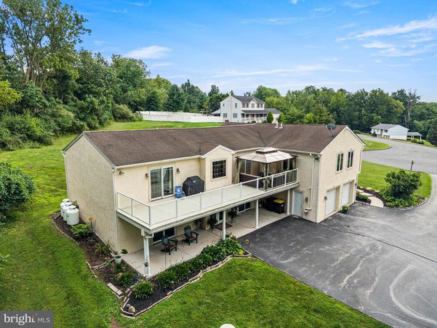 33 MELISSA LN, Royersford, PA 19468