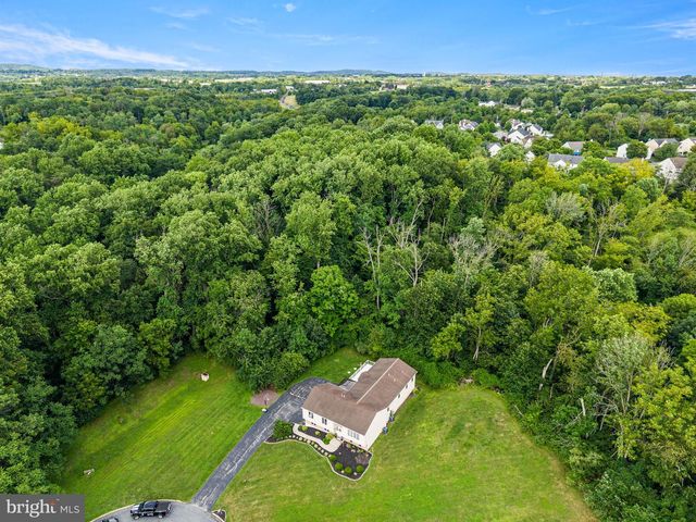 33 MELISSA LN, Royersford, PA 19468