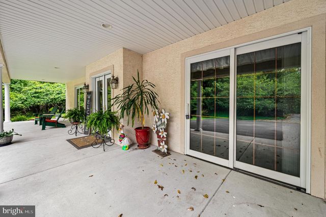 33 MELISSA LN, Royersford, PA 19468