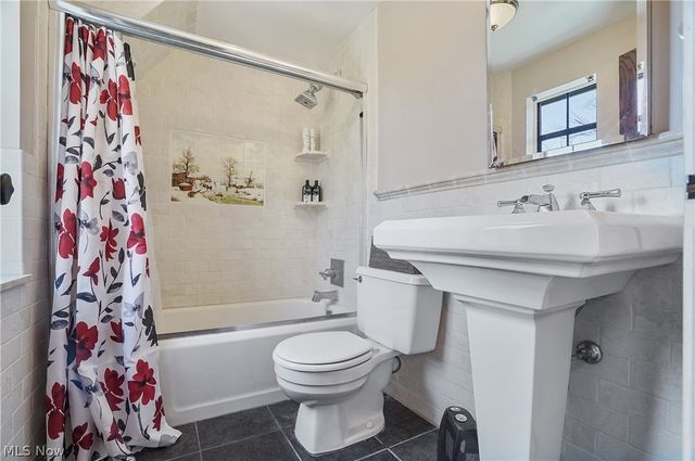 3119 Highland Drive, Silver Lake, OH 44224