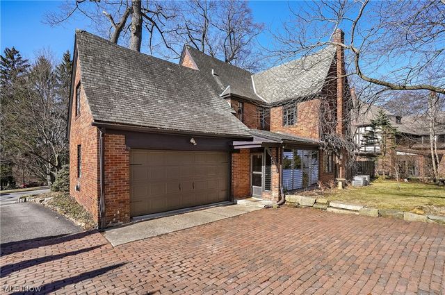 3119 Highland Drive, Silver Lake, OH 44224