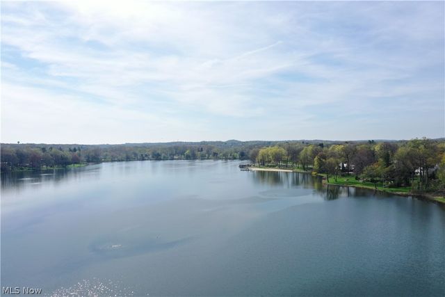 3119 Highland Drive, Silver Lake, OH 44224