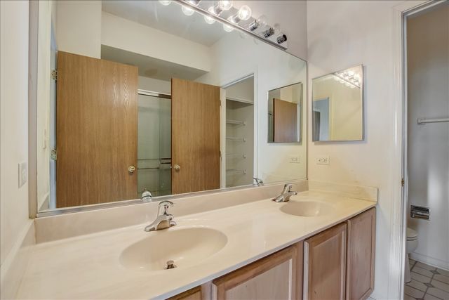 8108 Concord Lane K, Justice, IL 60458